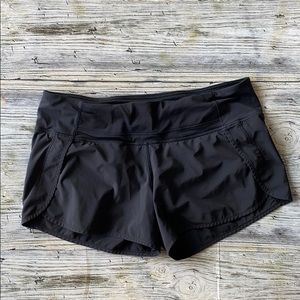 LULULEMON - Black Running Short 4”